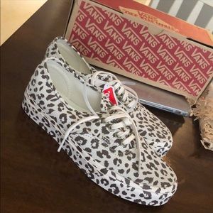 ISO - Vans (Mono Print) Leopard size 8